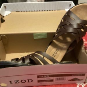 IZOD brown sandals size 9 (new)